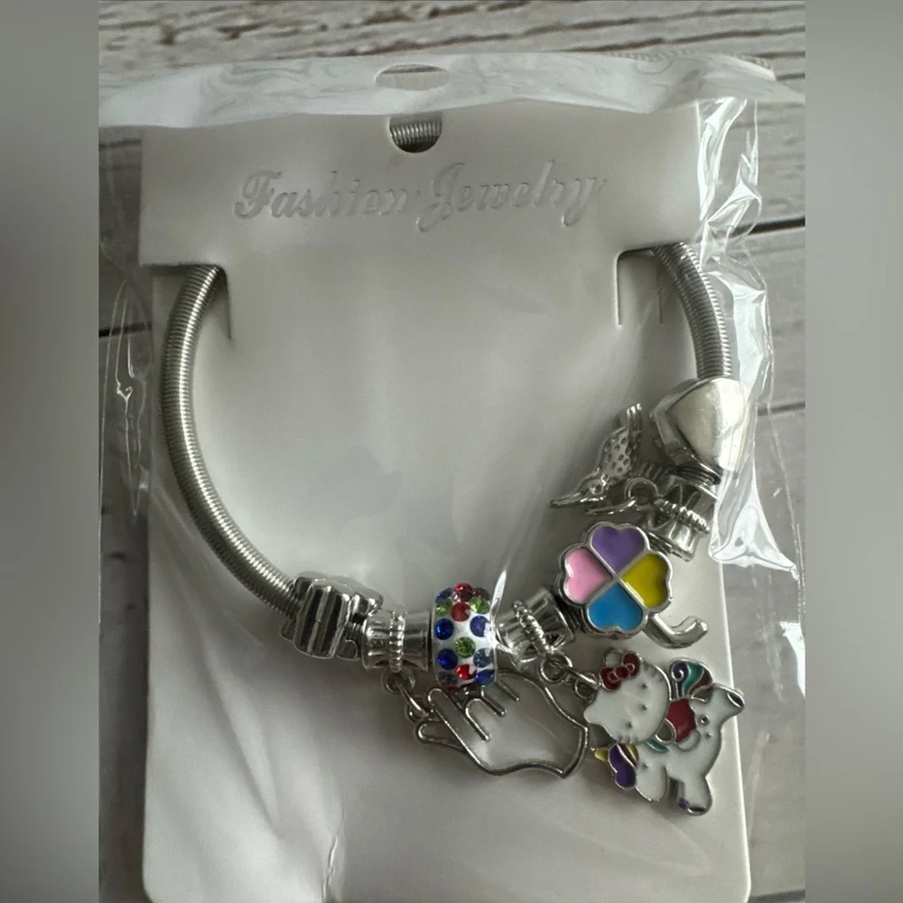 Hello kitty‎ stretch Bracelet - 4 leaf clover & Bling